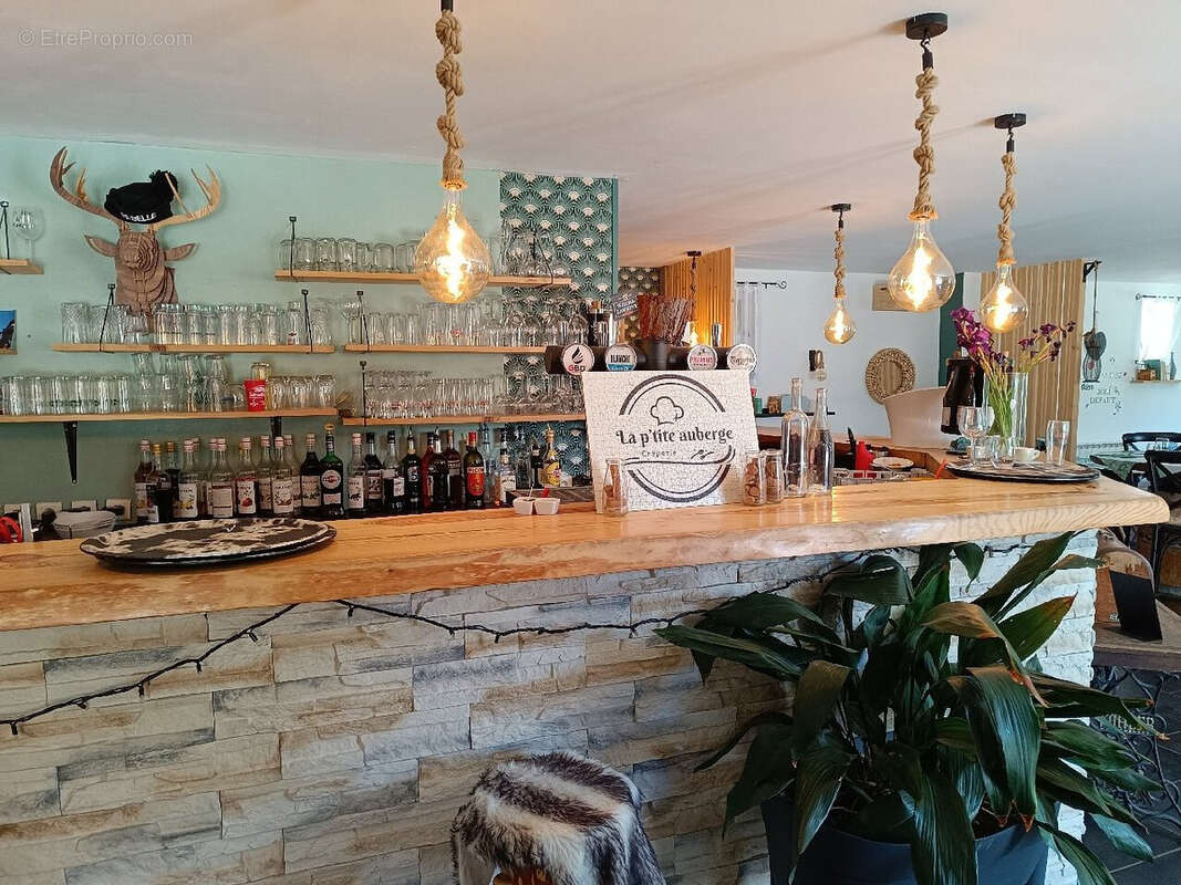 Commerce à LA ROQUE-SUR-CEZE