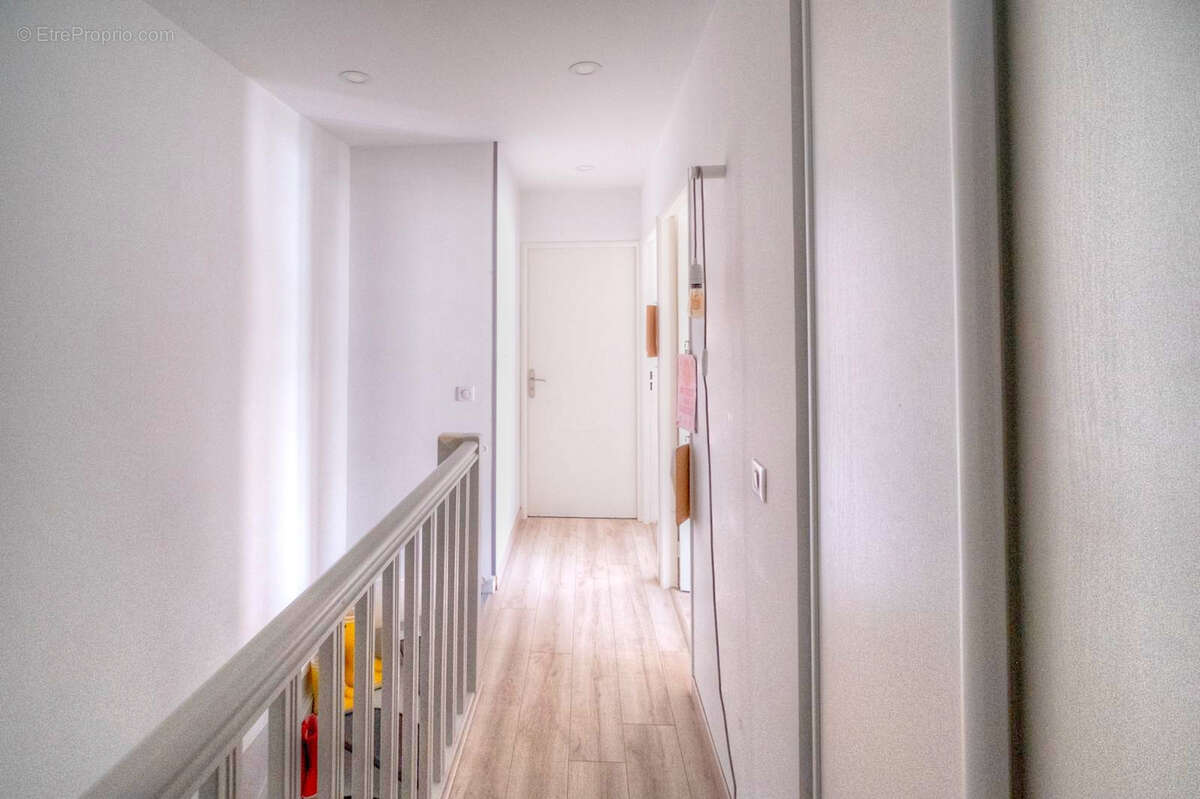 Appartement à LA GARENNE-COLOMBES