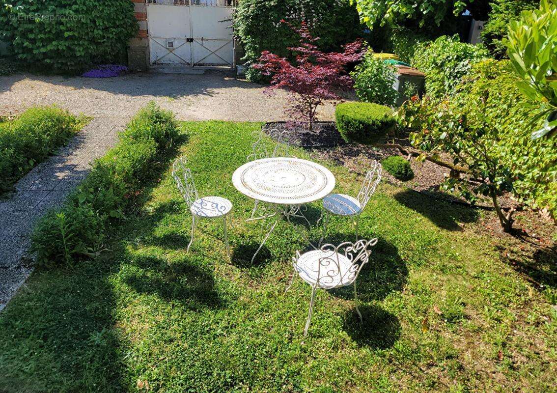 Maison à COMBS-LA-VILLE