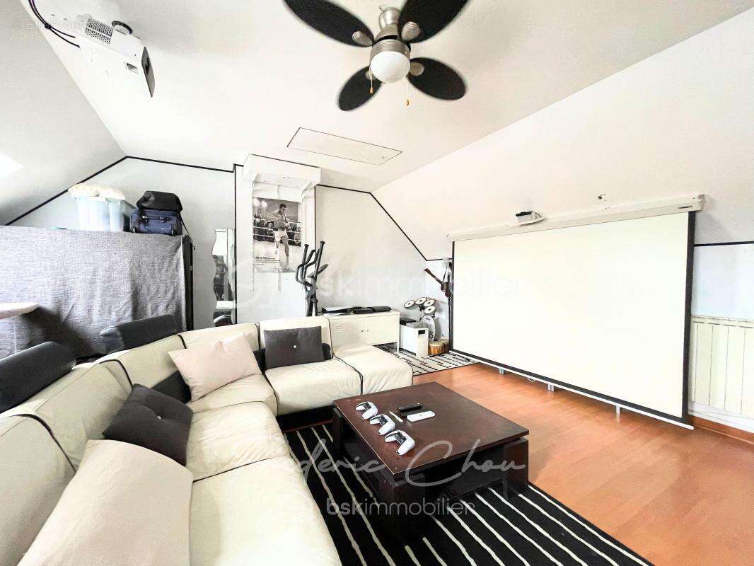 Maison à BUSSY-SAINT-GEORGES