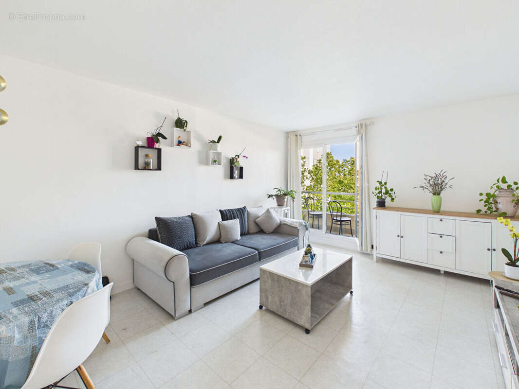 Appartement - 2 chambres - balcons - la hotoie - photo 2