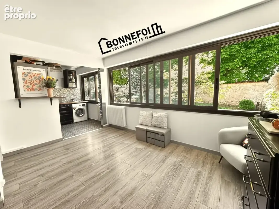 Appartement à SAINT-MAUR-DES-FOSSES