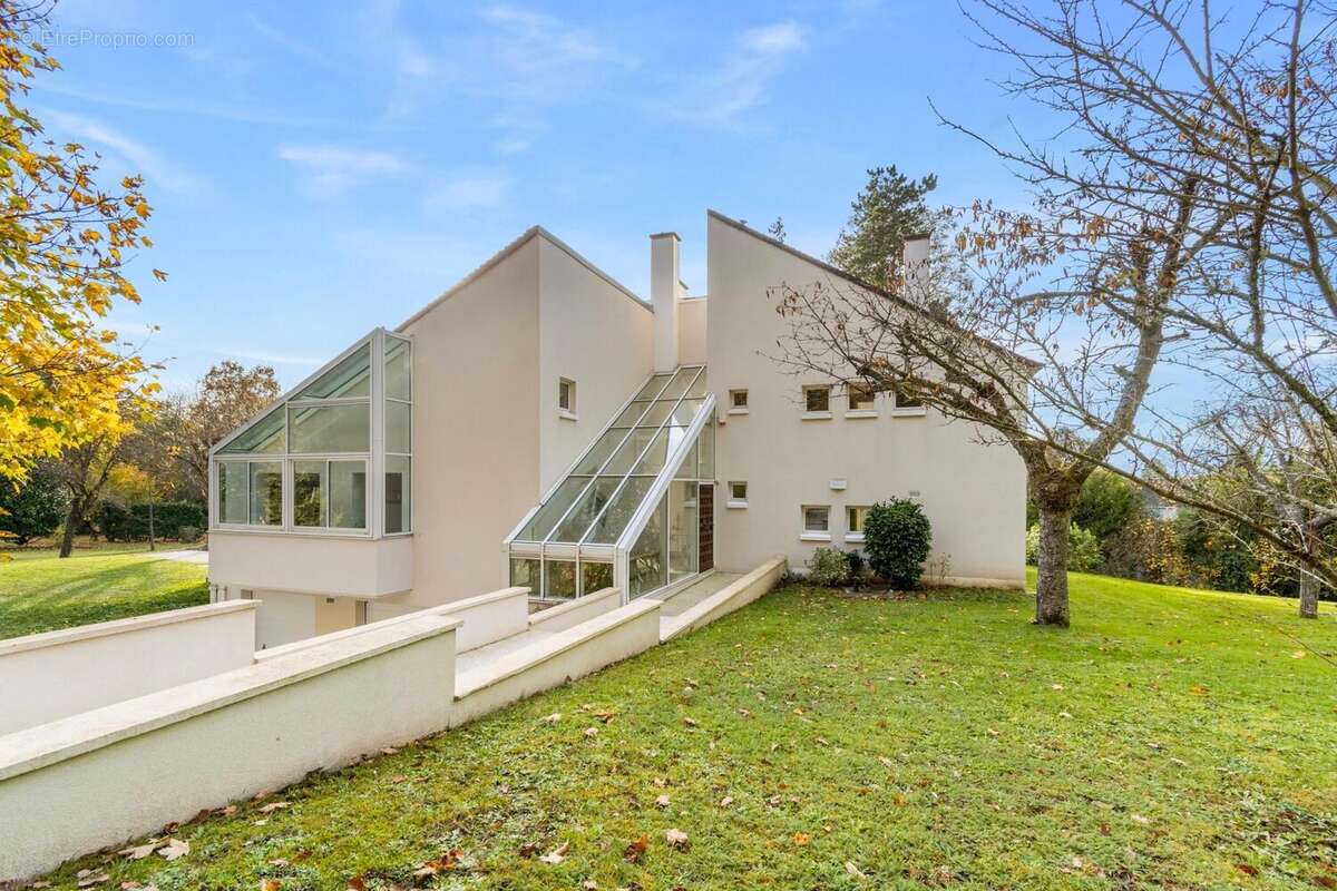 Photo 2 - Maison à CRESPIERES