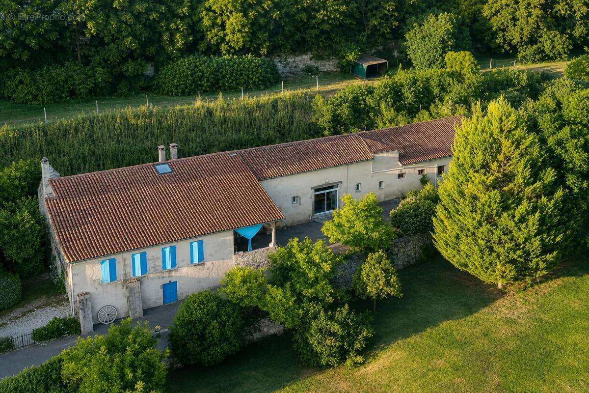 Maison à MONCRABEAU