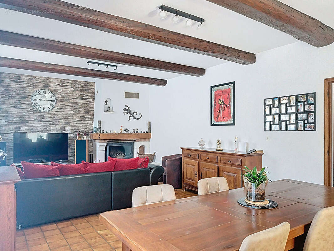 Maison à SAINT-GENIES-DE-COMOLAS