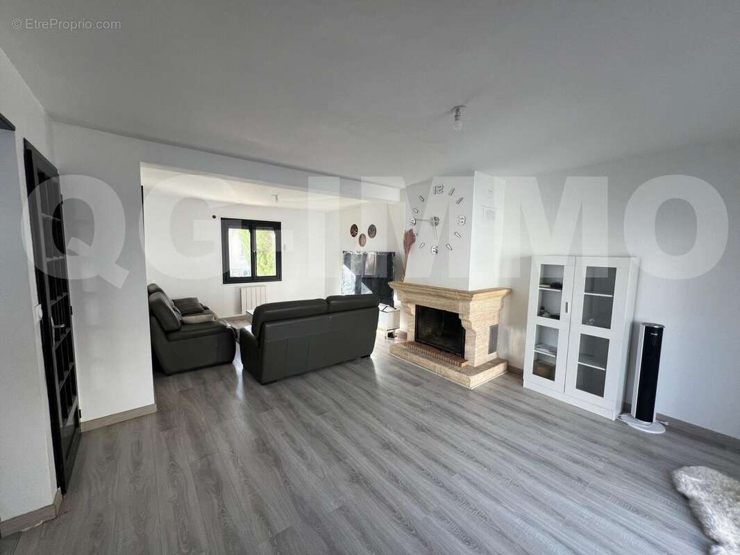 2 - Maison à OZOIR-LA-FERRIERE