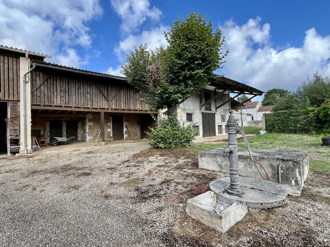 Maison à ISSAC