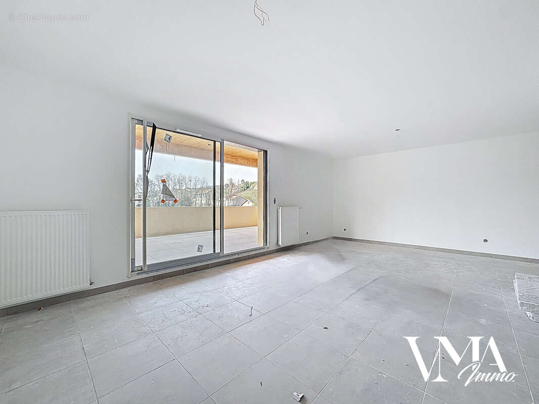 Appartement à L'ARBRESLE