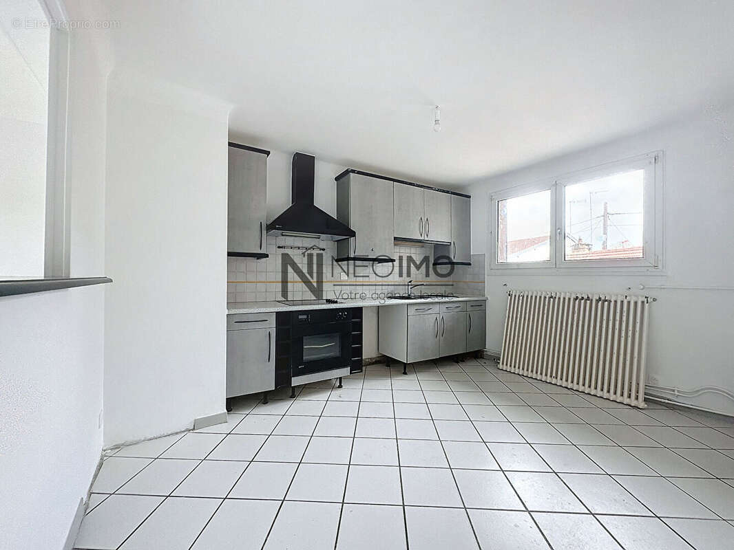 Appartement à NEUFCHATEAU