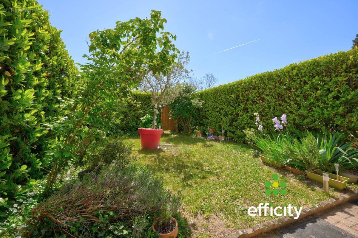 Appartement à SAINT-GENIS-LAVAL