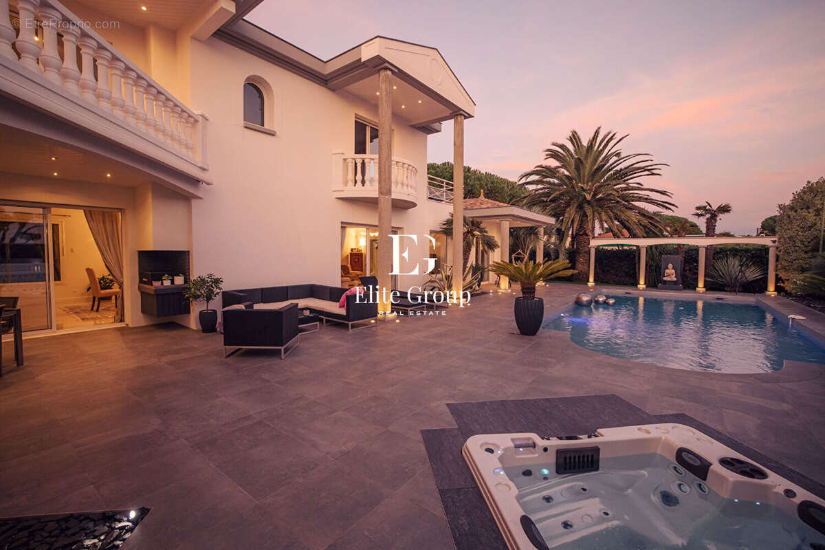 Maison à VAUX-SUR-MER