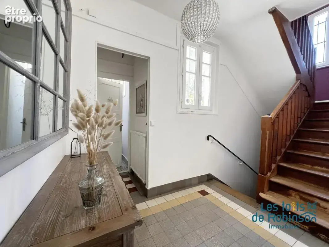 Maison en plein centre ville avec 4 chambres, bureau et jardin - photo 7