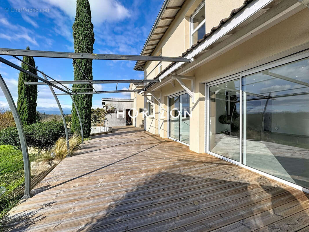 Maison à PEYZIEUX-SUR-SAONE