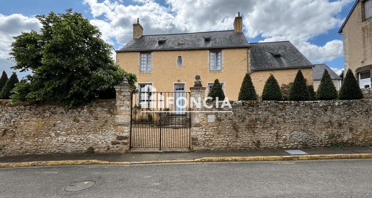 Maison à CONLIE