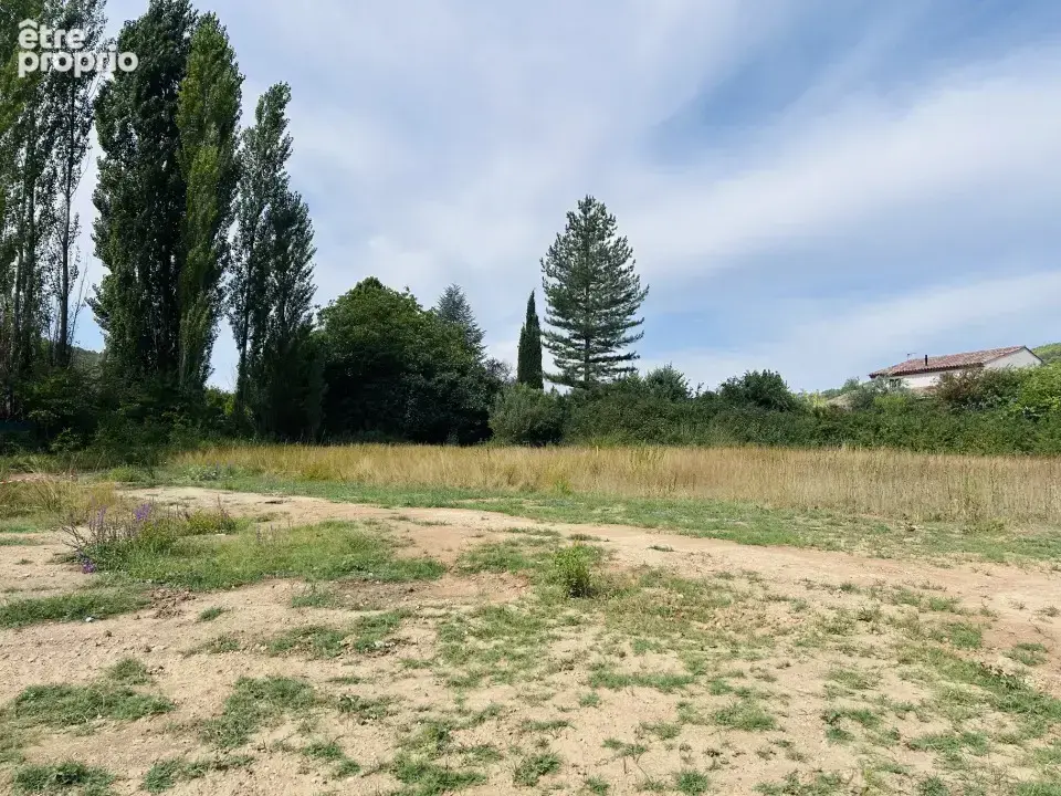 Terrain 832 m² à Salernes  - photo 2