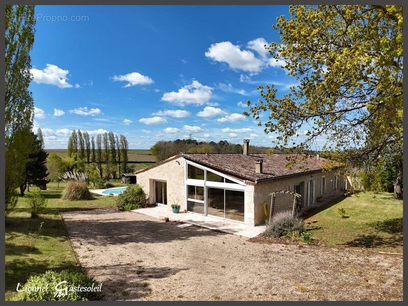 Maison à LES LEVES-ET-THOUMEYRAGUES