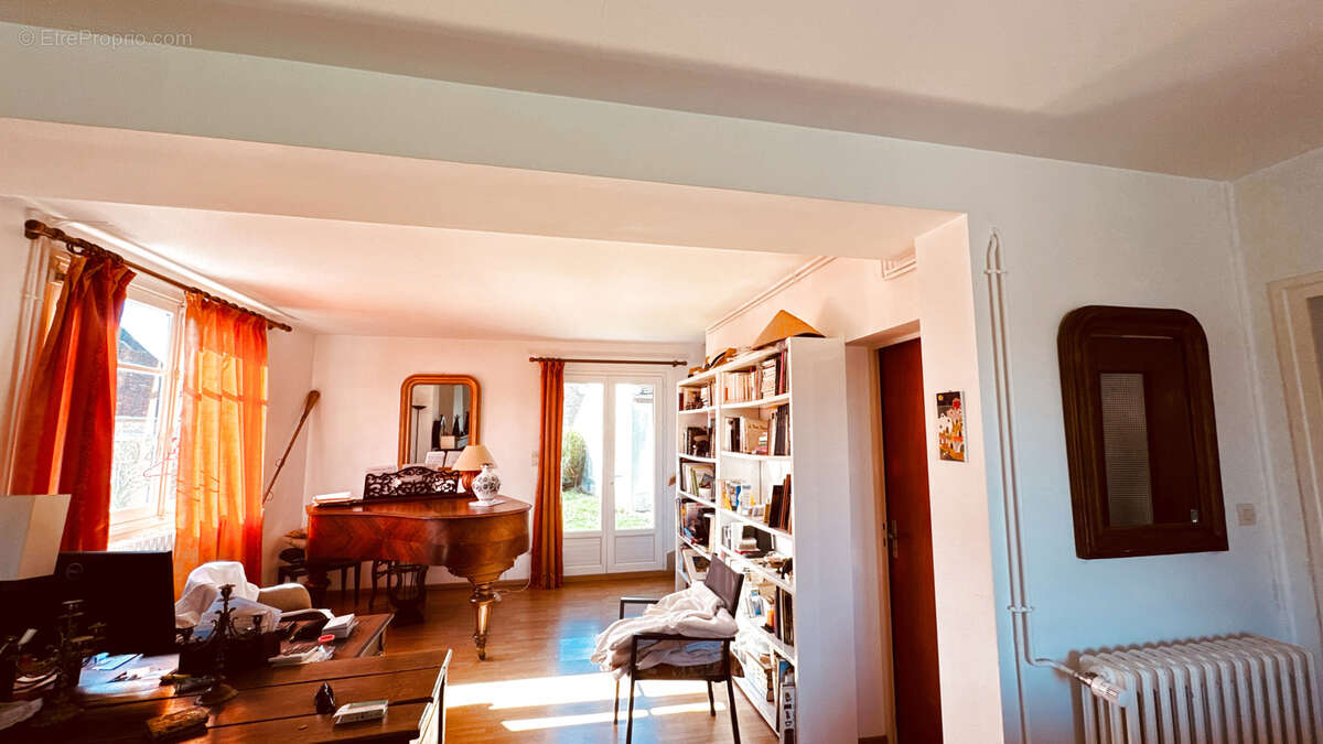 Longère bourguignonne située dans le secteur d' ISLAND au prix de 246 100 €. - photo 12