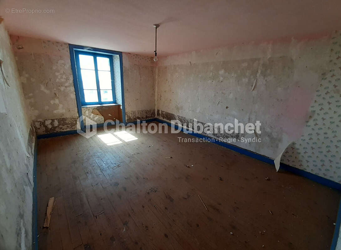 Maison à PANISSIERES