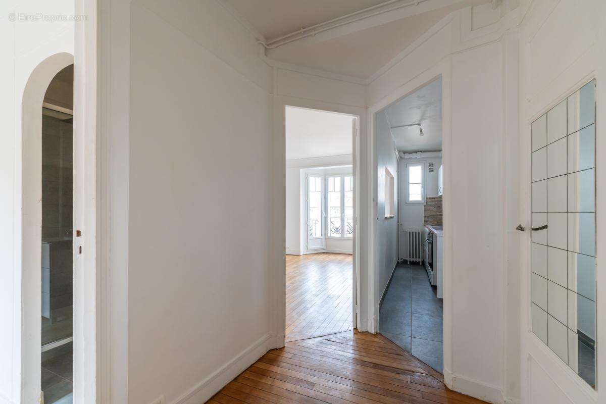 Appartement à PARIS-14E