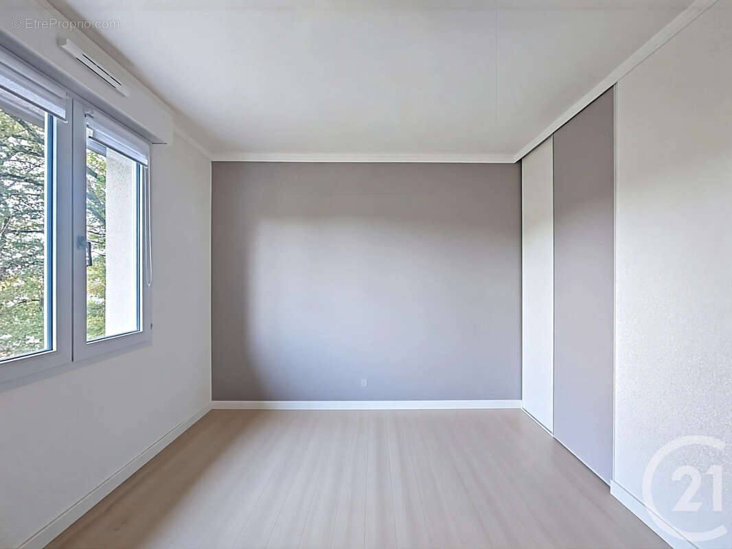 Maison à SAINT-JEAN-DE-LINIERES