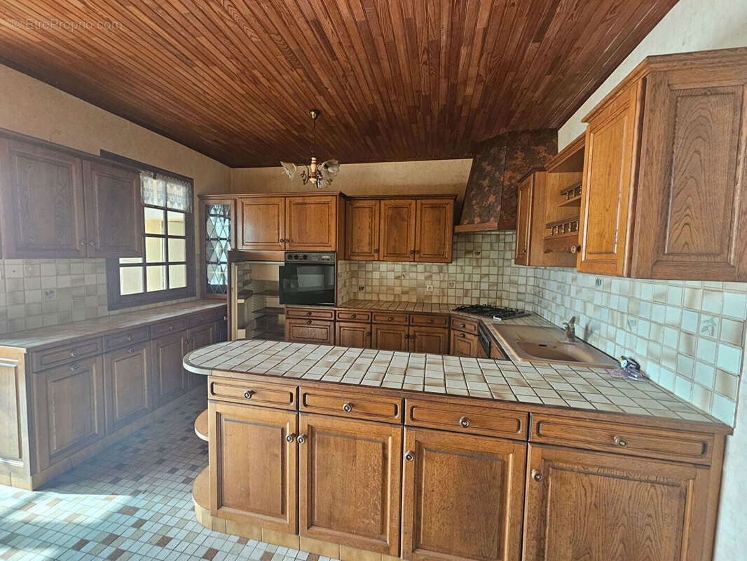 EXCLUSIVITÉ AMANDA - Longère en pierres - 7 pièces - 111 m2 - 5 Chambres - Dépendances - VIGNOC - photo 4