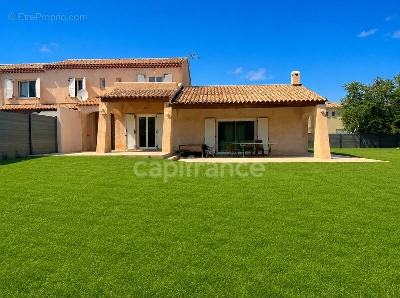 Maison à CALLIAN