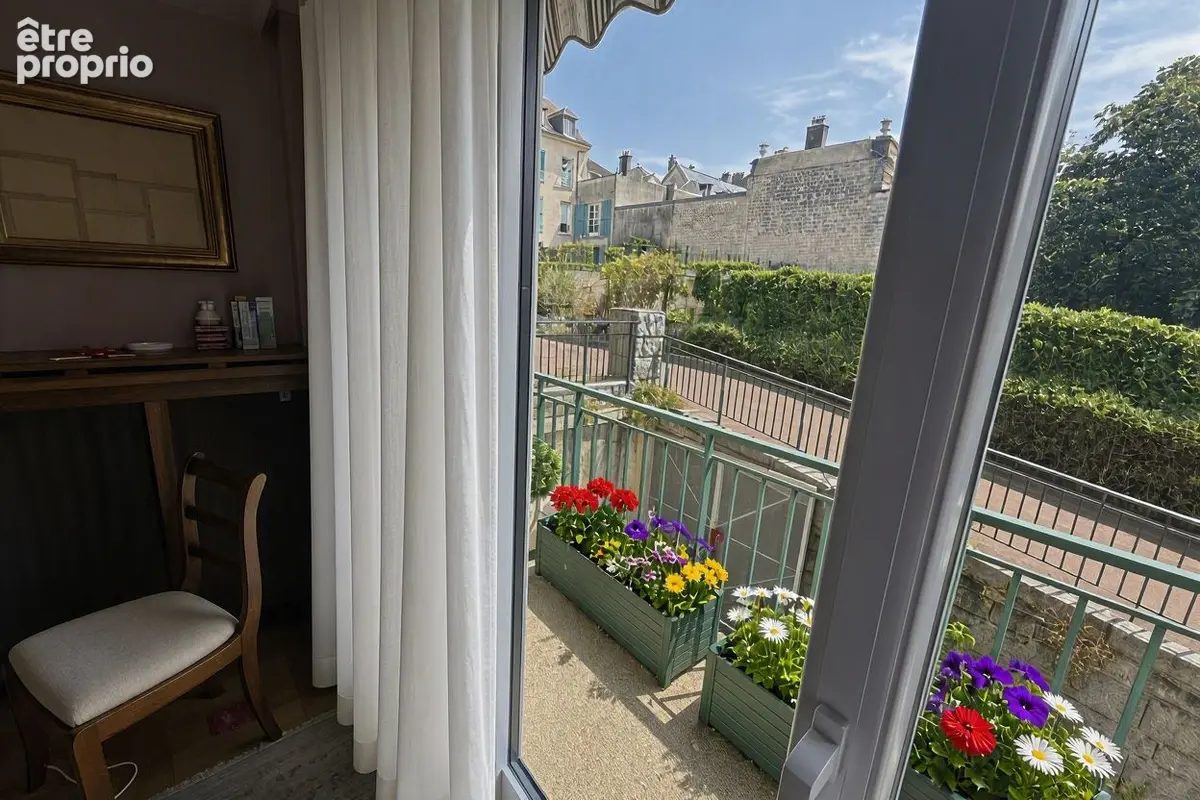 A vendre vaste  appartement à Saint Germain En Laye 5 pièce(s) 122.2 m2 - photo 9