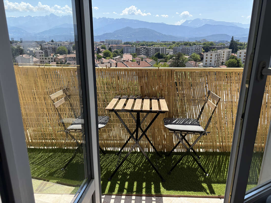 Appartement à FONTAINE