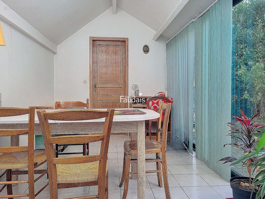Maison 84 m² à Regneville-Sur-Mer  - photo 5