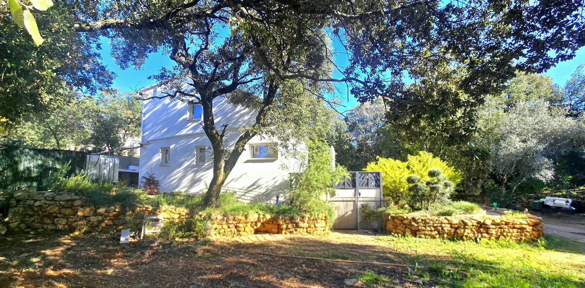 Maison à SAINTE-ANASTASIE-SUR-ISSOLE