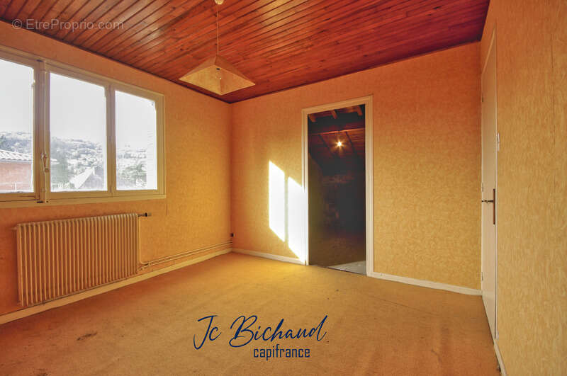 Maison à COLLONGES-AU-MONT-D'OR