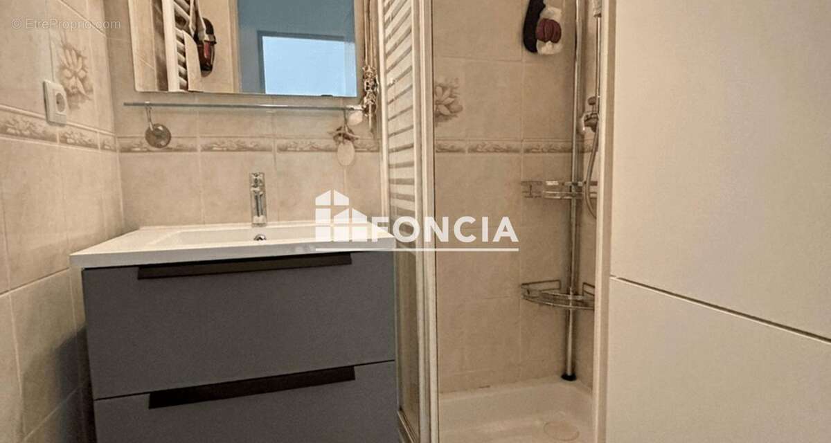 La Grande-Motte – T3 en rez-de-chaussée avec terrasse de 30m² et parking, à 300m de la plage - photo 7
