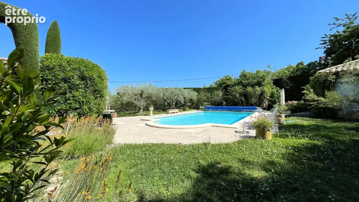 Proche Pont du Gard, villa avec parc paysager, piscine et double garage - photo 26