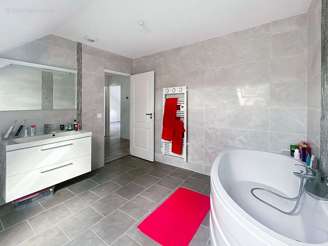 Maison à ROSNY-SUR-SEINE