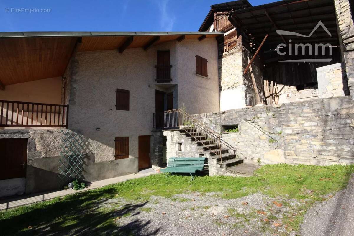 Maison t4 mitoyenne - photo 9