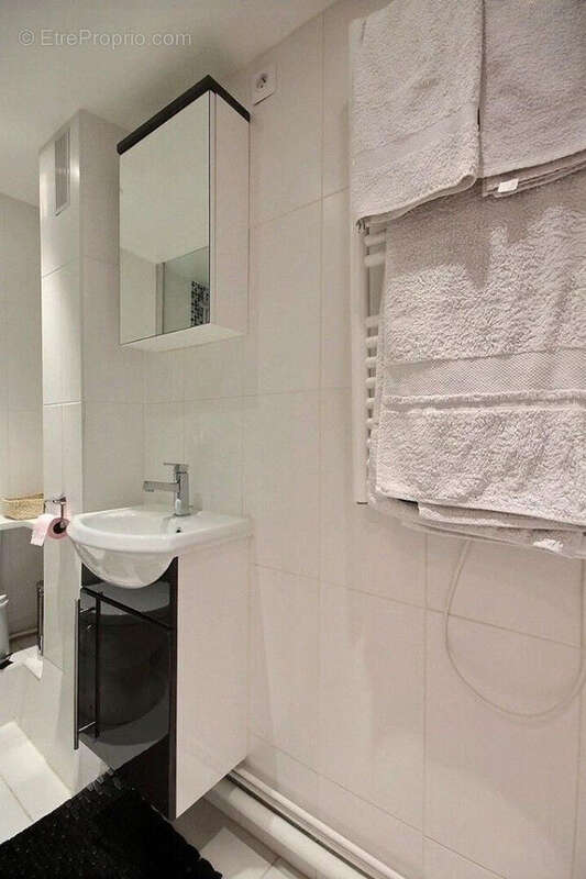 Appartement à PARIS-1E