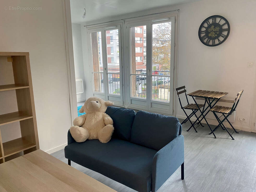 Appartement à PARAY-VIEILLE-POSTE