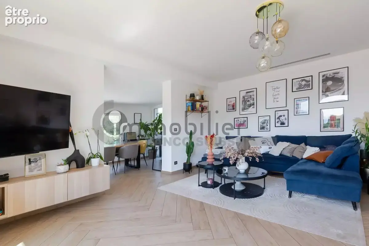 Appartement de 118m² avec piscine privative, terrasse, jardin et stationnements - photo 4