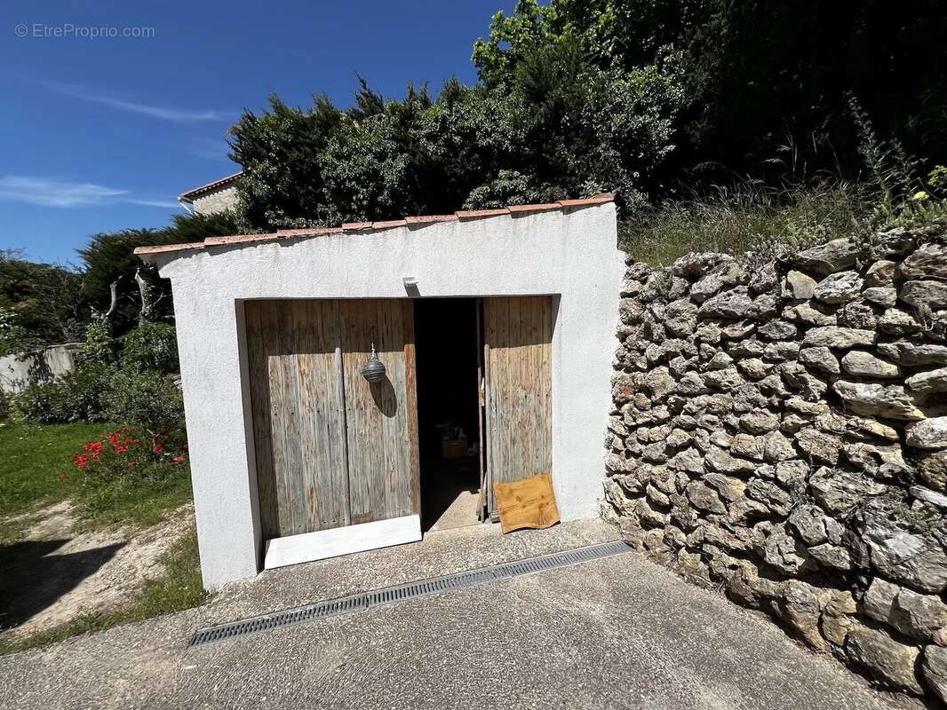 Maison à COTIGNAC