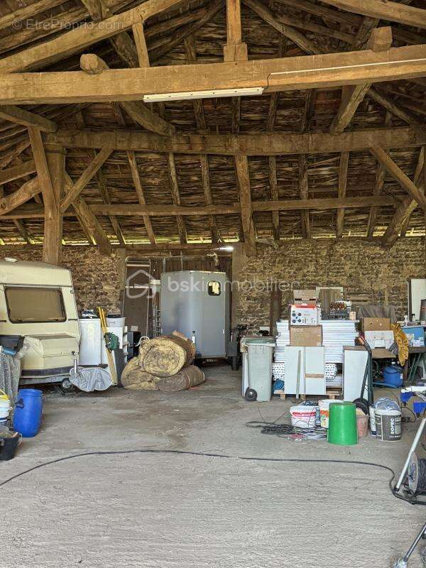 Maison à SAINT-DENIS-DE-CABANNE