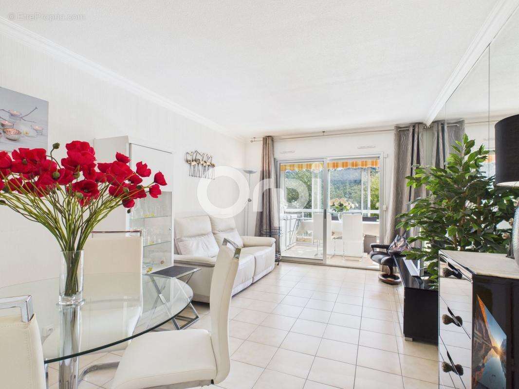 Appartement à MANDELIEU-LA-NAPOULE