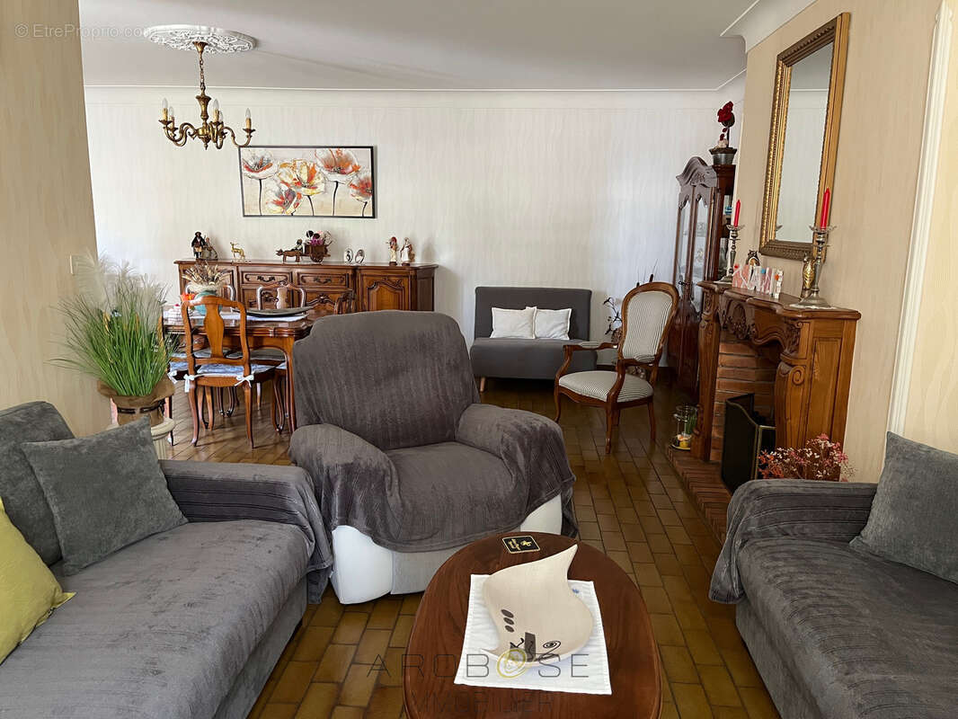 Maison à CALONGES