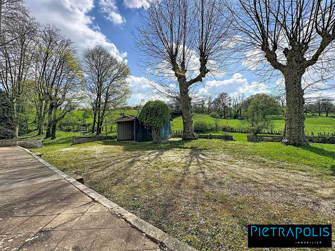 Maison à SAINT-GENIS-LAVAL
