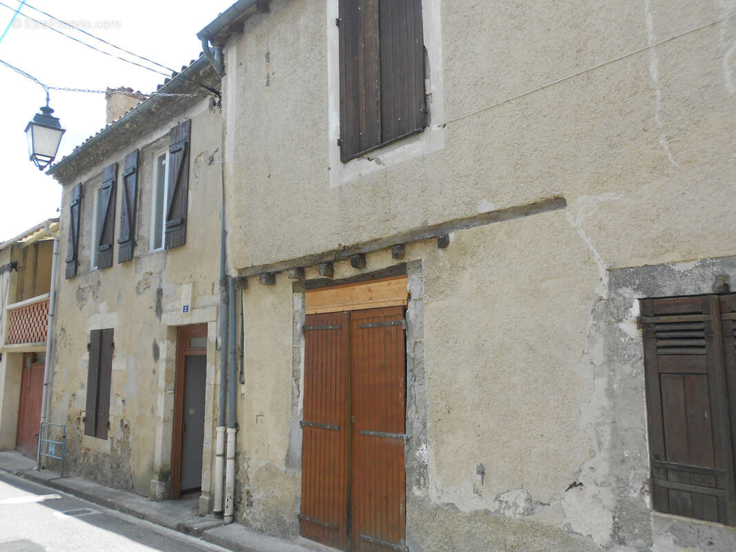 Maison à MEZIN