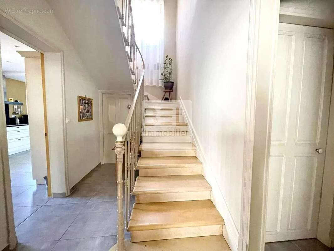 Maison à BAGNOLS-SUR-CEZE