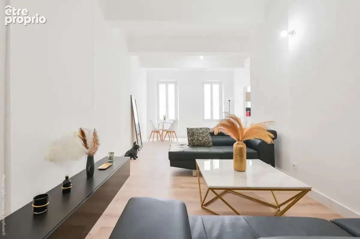 Appartement 2 pièces rénové à vendre dans l'hypercentre de sanary - photo 2