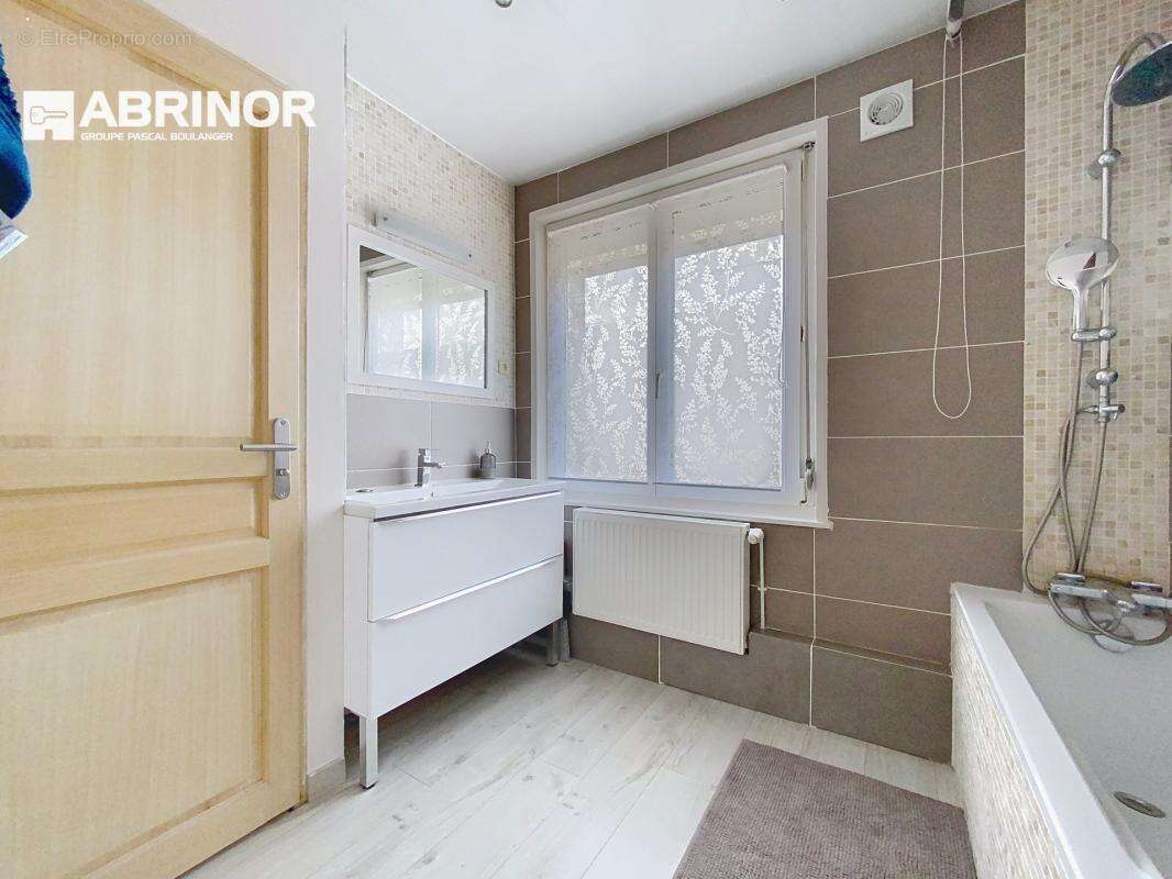 Maison à FACHES-THUMESNIL