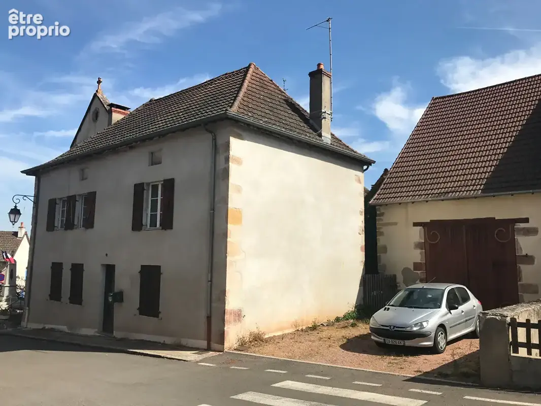 Maison à OZOLLES
