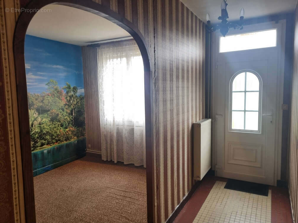 Maison à BEAULIEU-SUR-LAYON