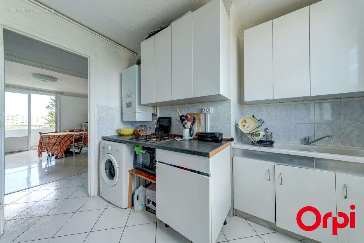 Appartement à BRON